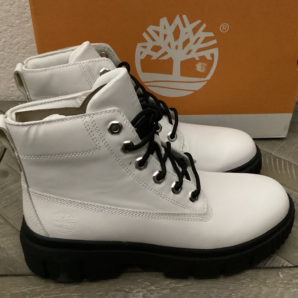TIMBERLAND Women's Greyfield Leather Boots, size 9.5